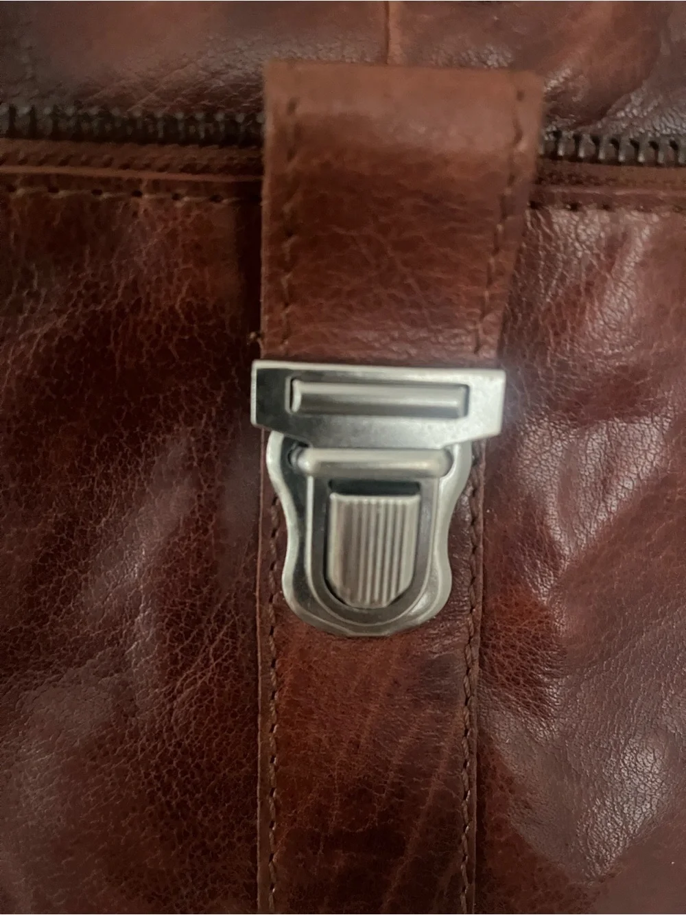Spikes y Sparrow Classic Brown Leather Messenger Bag with Front Buckle
